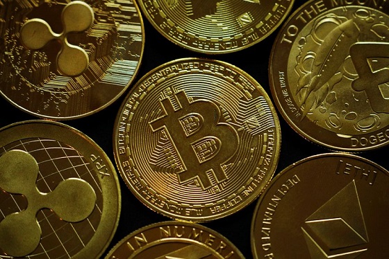 عاجل: شيبا ترتفع بينما تتسع خسائر العملات الرقمية