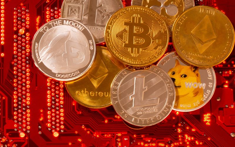 عاجل: سقوط العملات الرقمية والانشقاق عن الأسهم..وعملة تخالف الهبوط