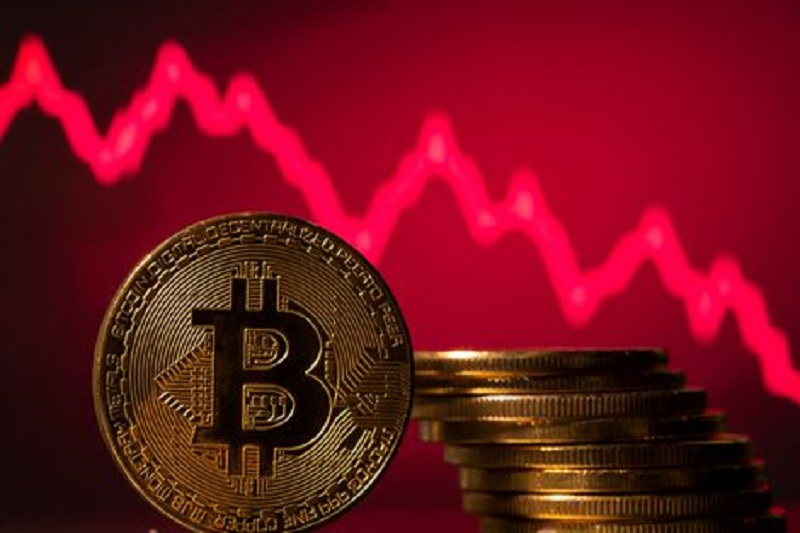 سعر بيتكوين يحاول التمسك بمستوى ٢٠ ألف وسط توقعات ارتفاع التضخم